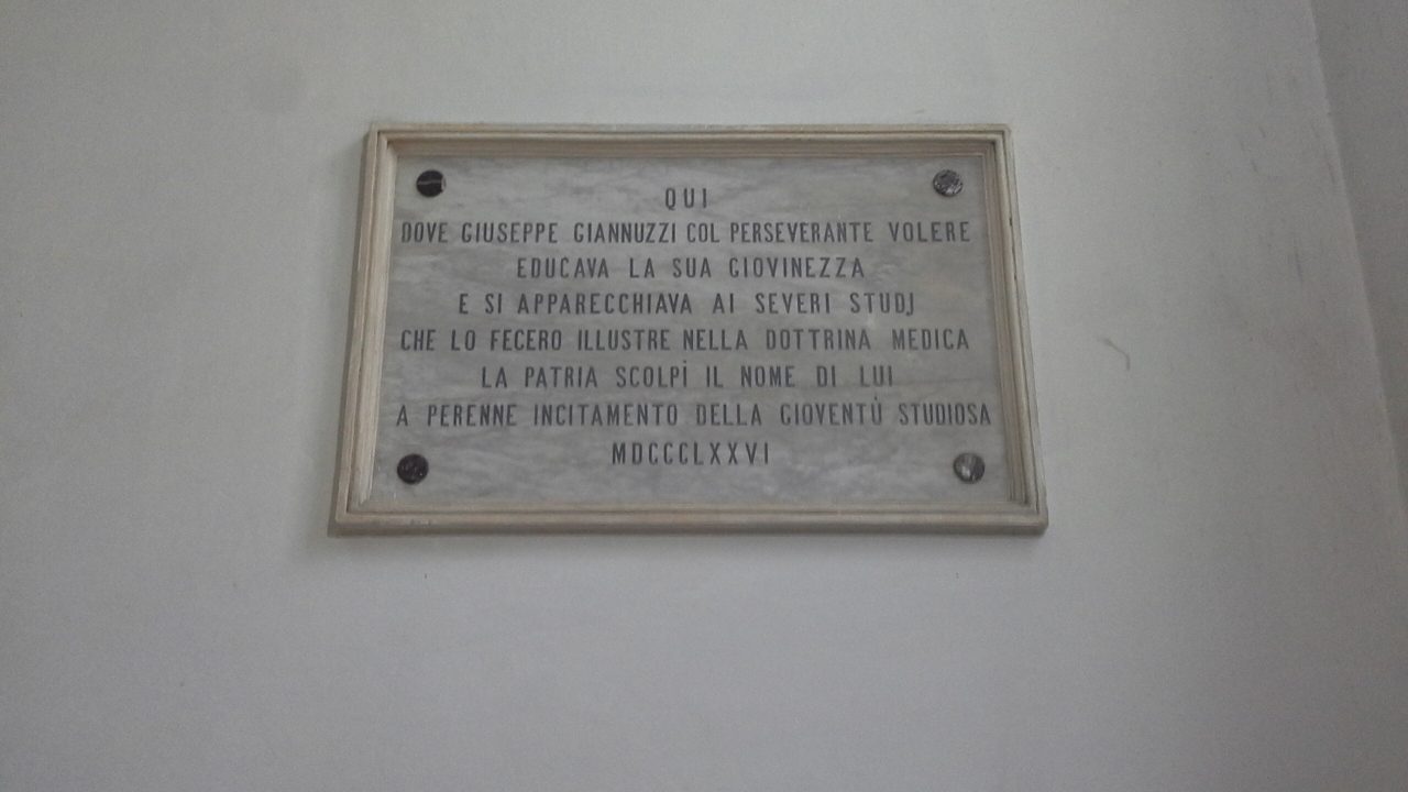 Giuseppe Oronzo Giannuzzi's memorial tablet, Altamura 01.jpg